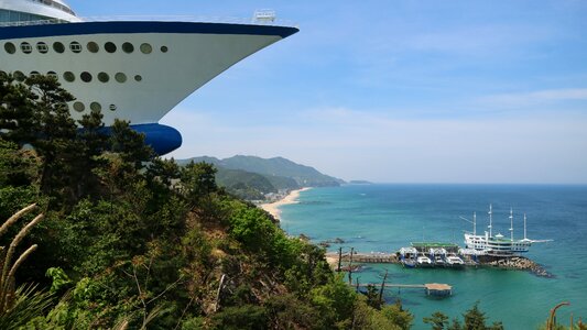 Travel sea coast