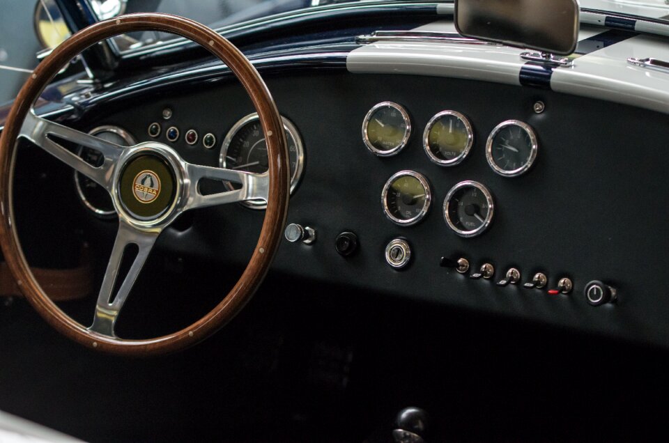 Dashboard steering wheel wheel