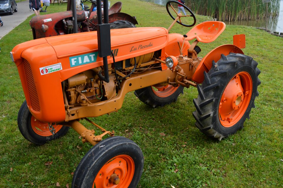 Wheel agricultural tractor vehicle