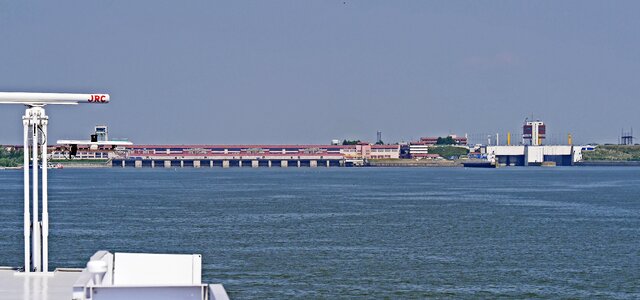 20 meter lock danube side channel underwater