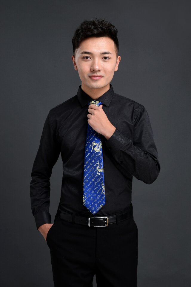 Fashion portrait tie