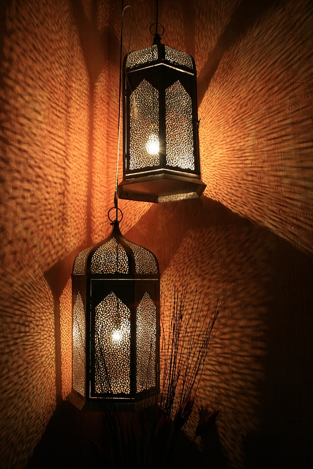 Diffused light reflecting light interior