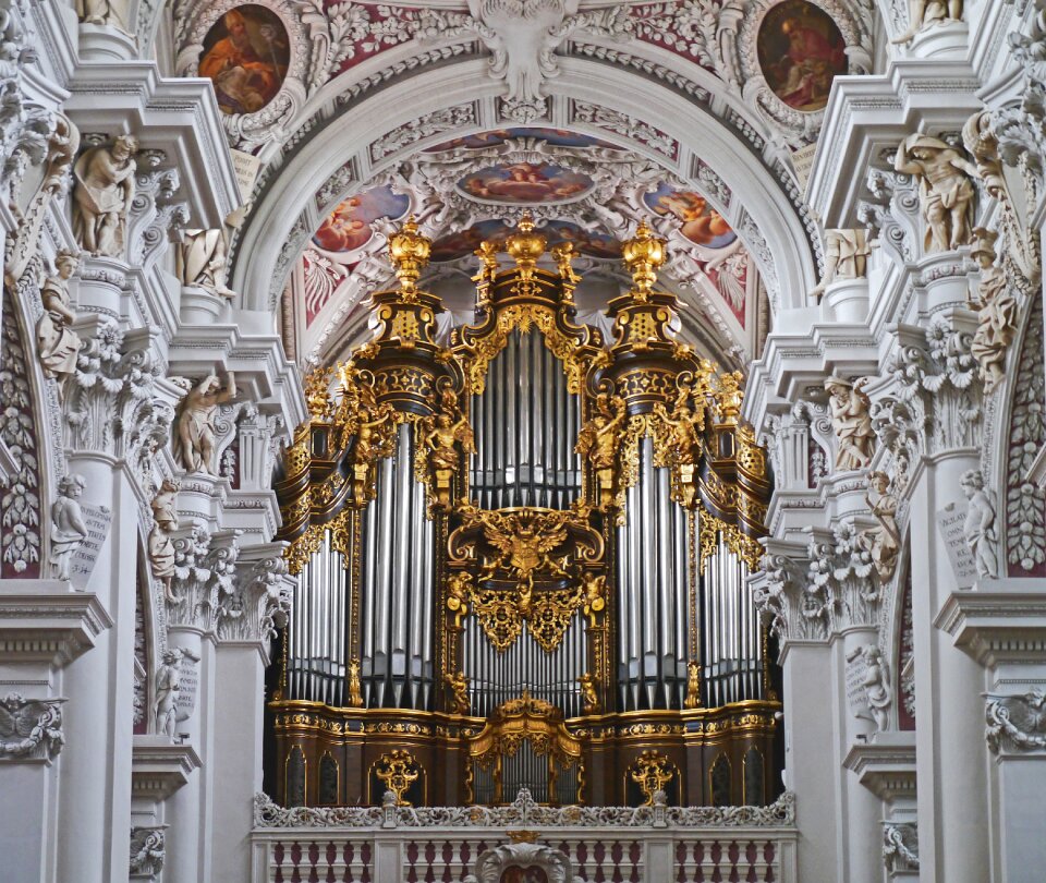 Gallery baroque decorated