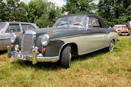 Oldtimer mercedes wheel