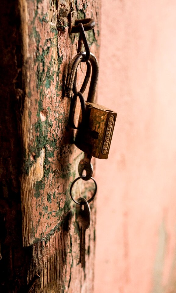 Hanging chain metal key