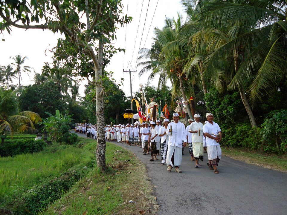 Ceremony tour countryside