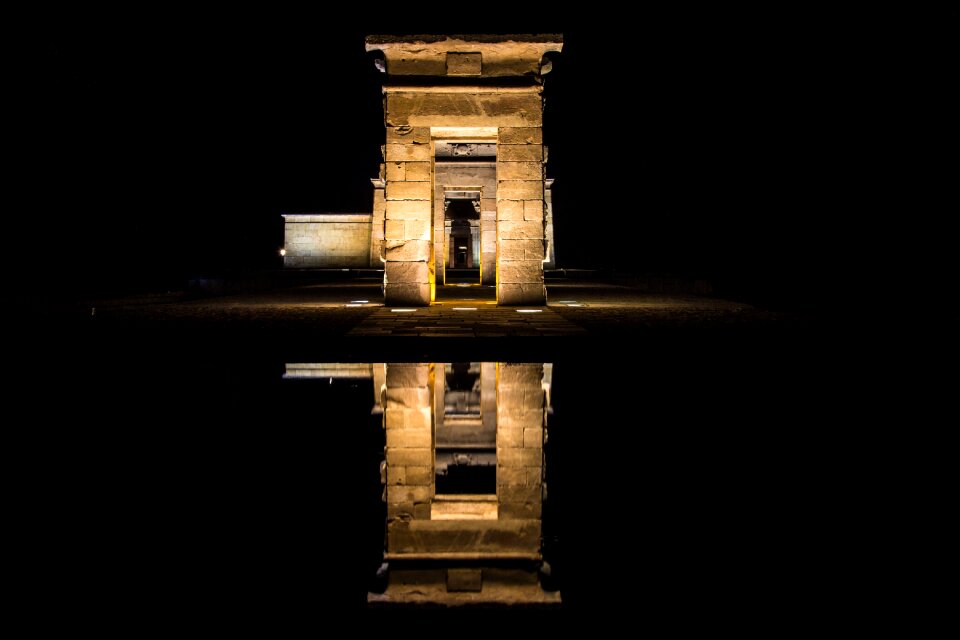 Art sculpture darkness