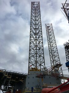 Offshore petrochemical industry rig noble hans deul