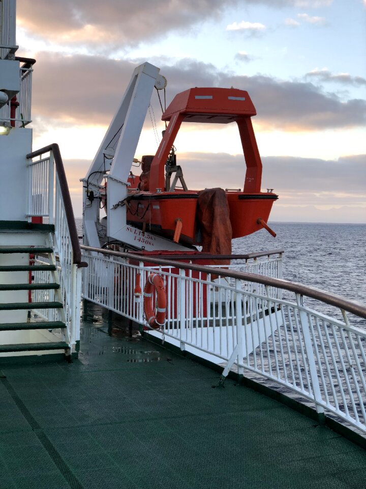 Transport travel ship