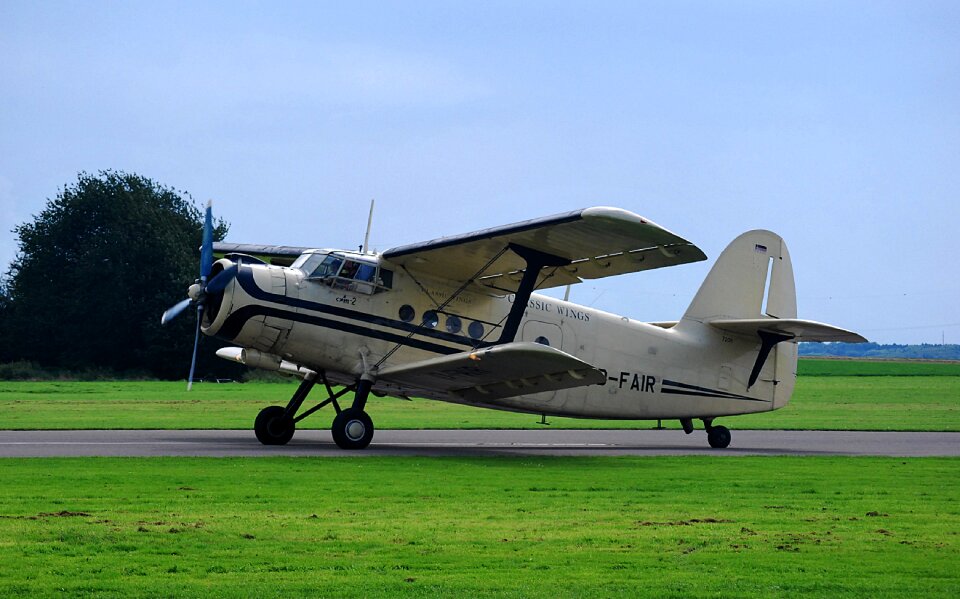 Aircraft airport fly