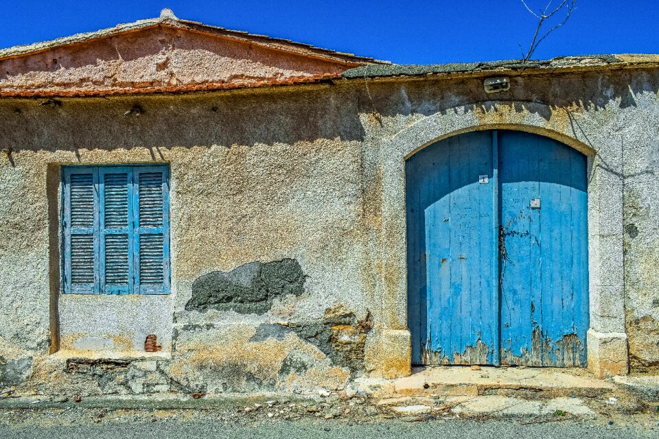 Door house building