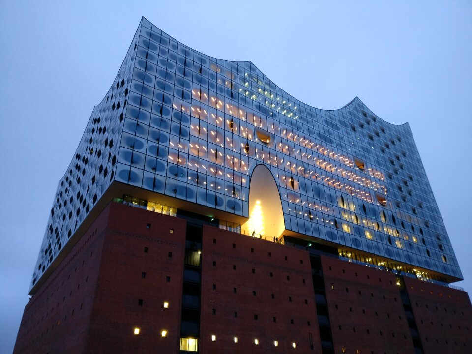 Building skyscraper hamburg