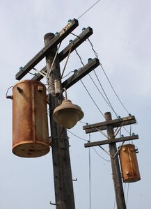 Electrical sky pole
