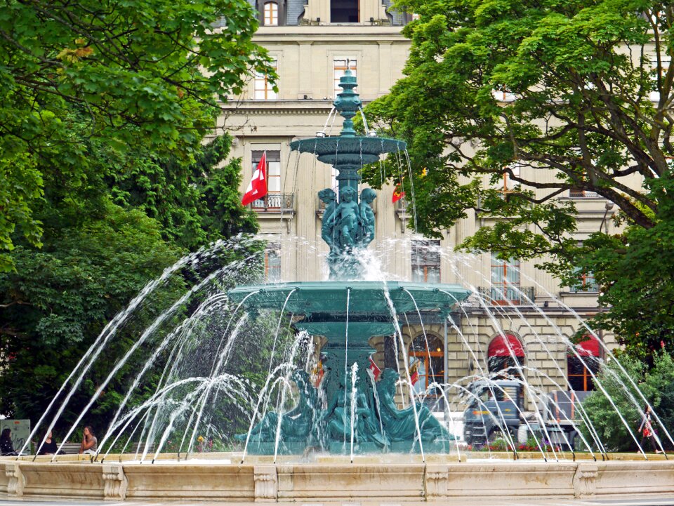 Fountain multistory water games