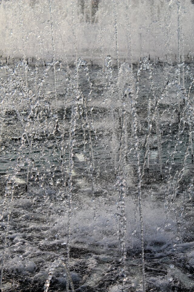 Background fountain spray