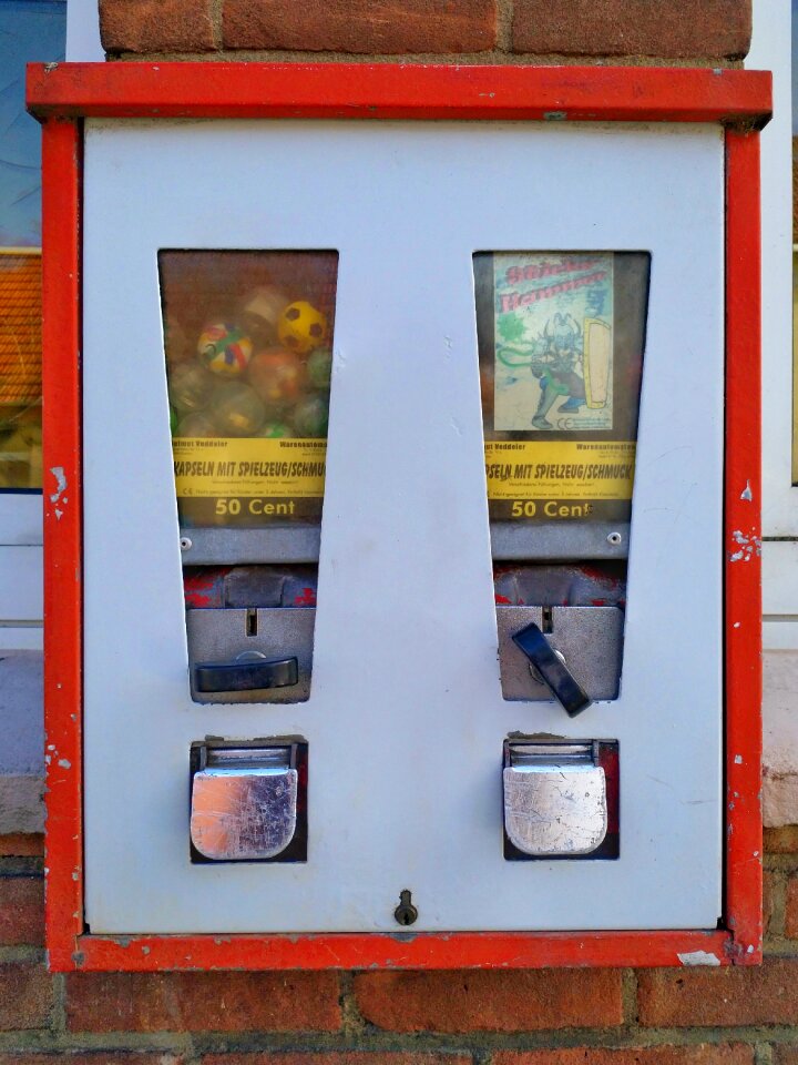 Candy machine buy children