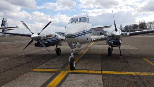 Aircraft transport vliegterrein