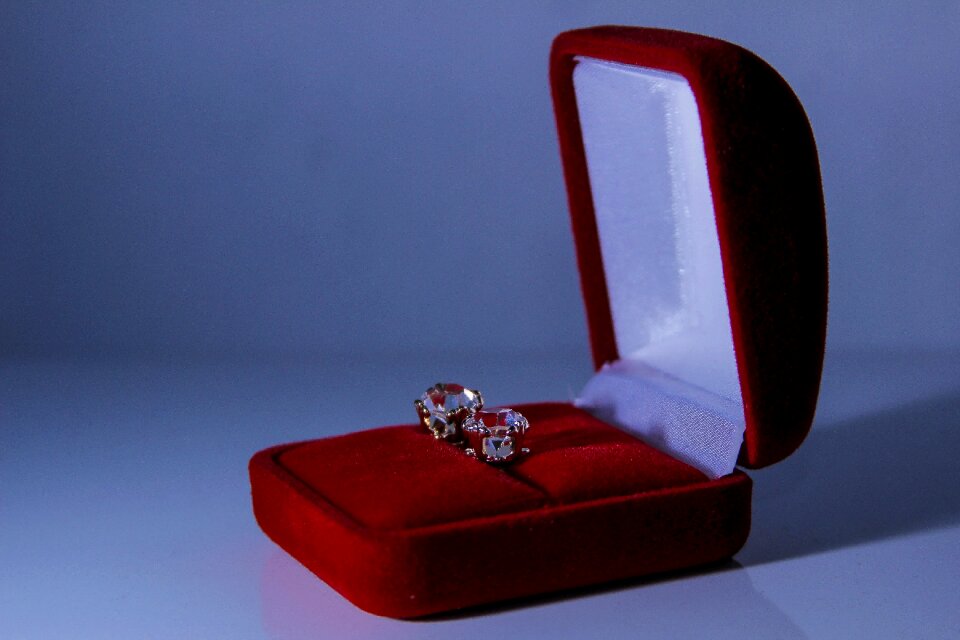 Jewellery brilliant precious stone
