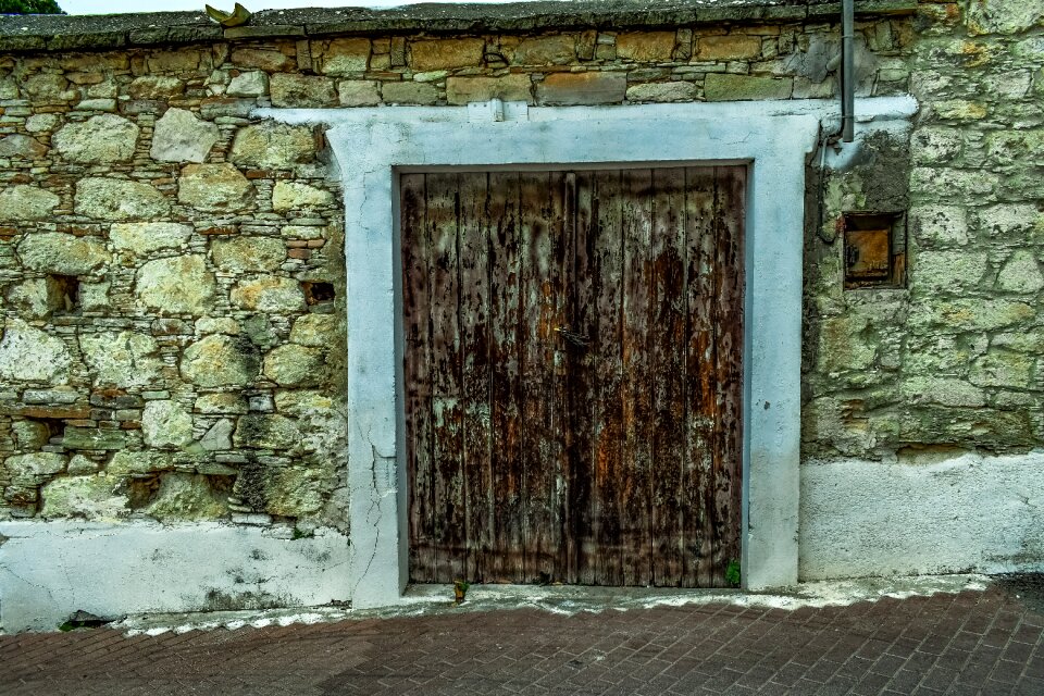 Traditional house gate
