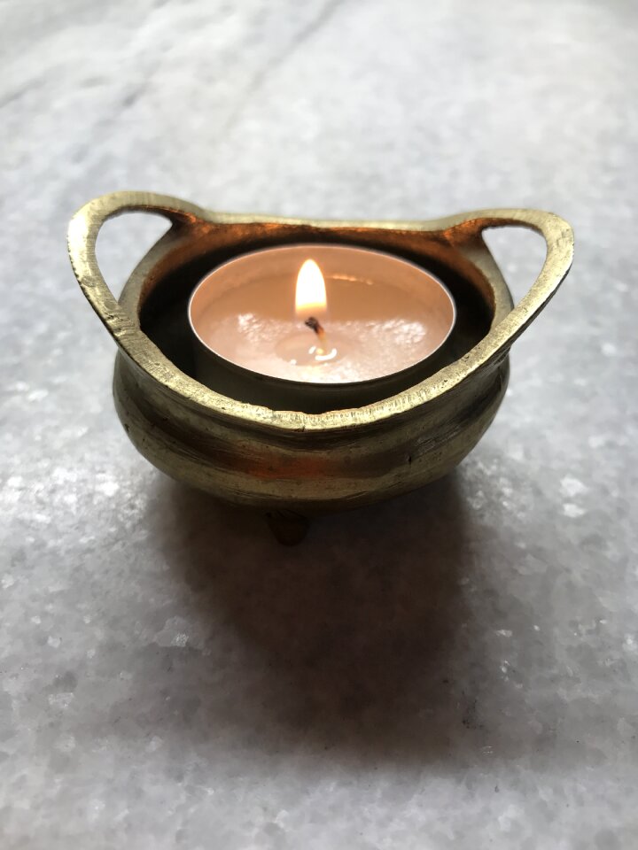 Light gold symbol