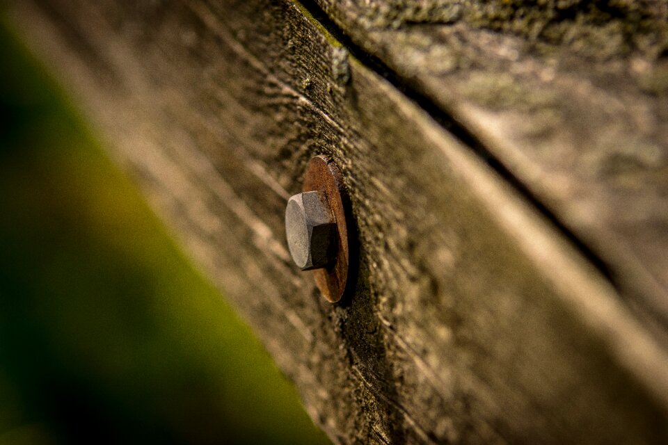 Screw macro material