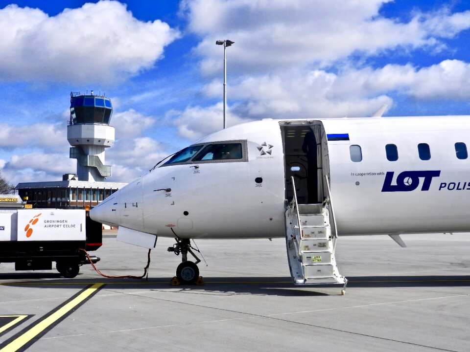 Travel aircraft air traffic control