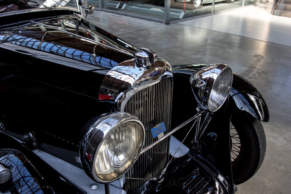 Chrome grille transport system