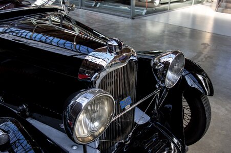 Chrome grille transport system