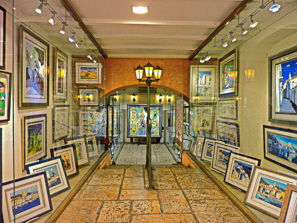 Room gallery painting