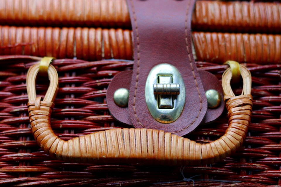 Wicker basket switching on Free photos