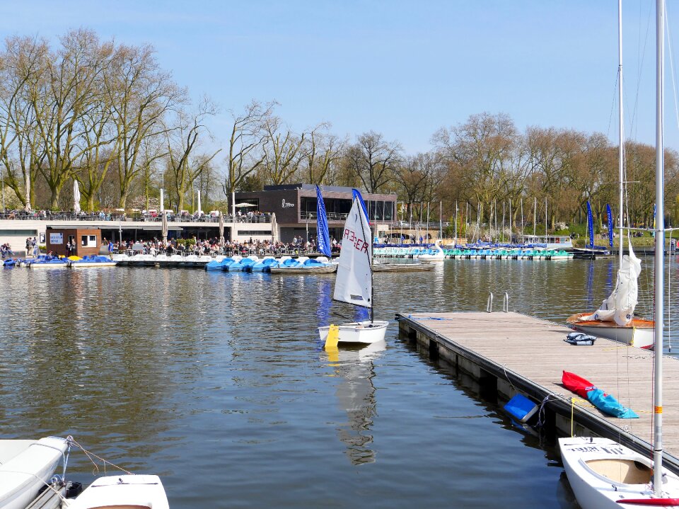 Boat rental restaurant outside catering