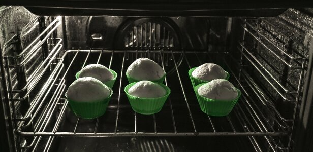 Stove fancy cakes preparation