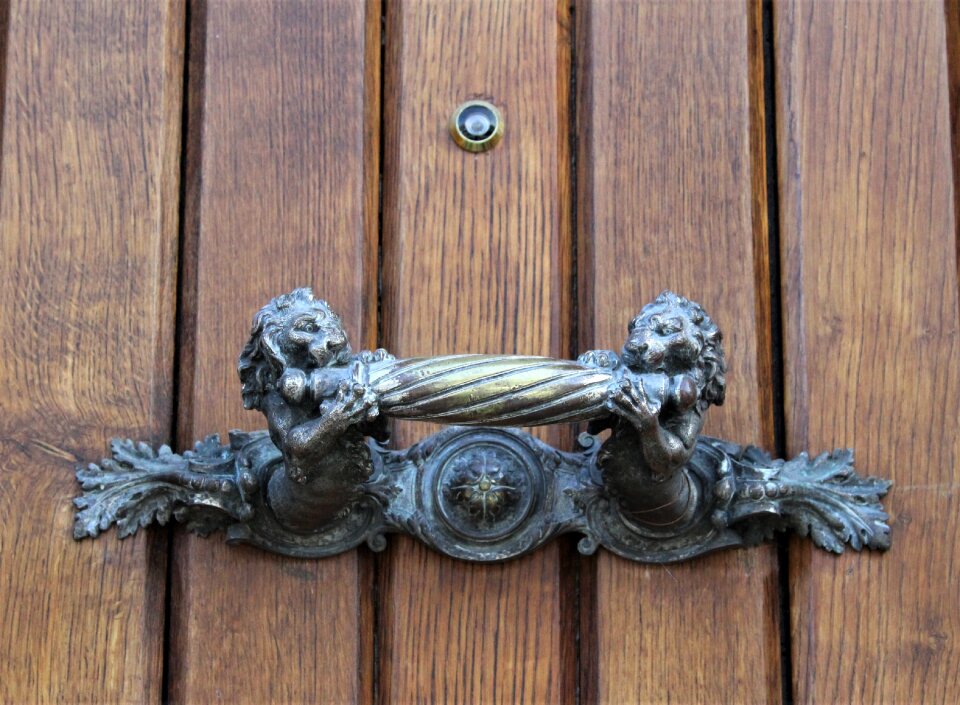 Entrance lock doorknob