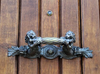 Entrance lock doorknob