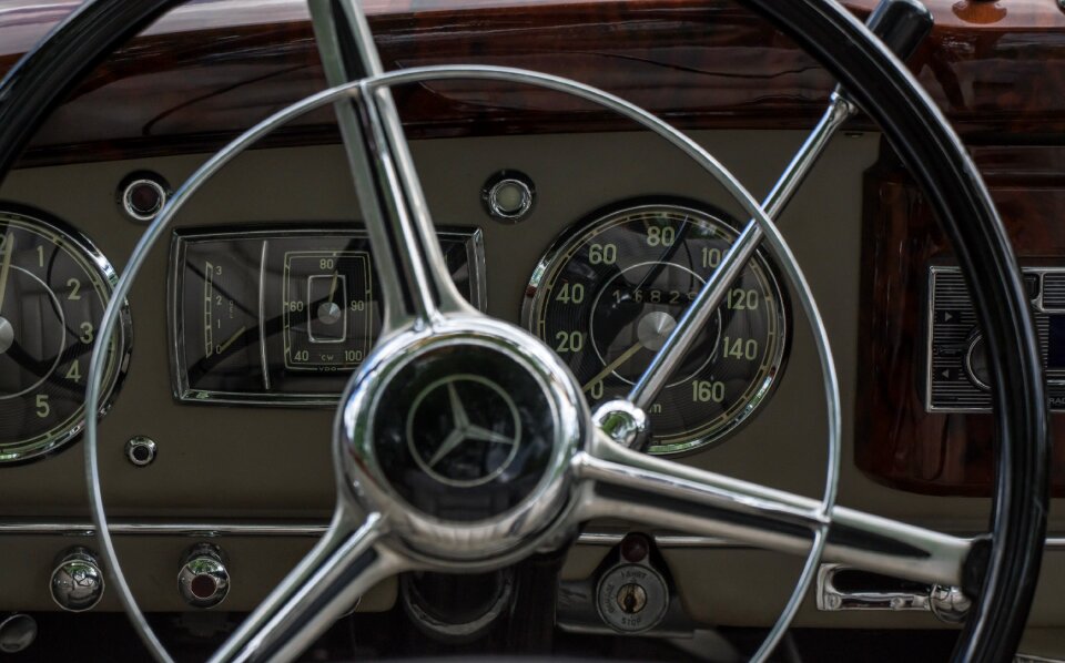 Dashboard speedometer auto