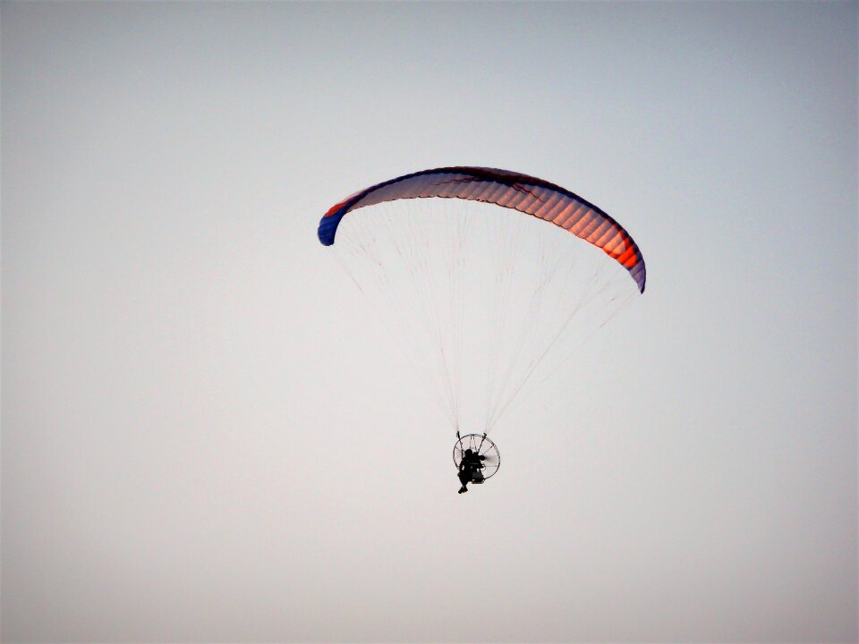 Fly glider paragliding