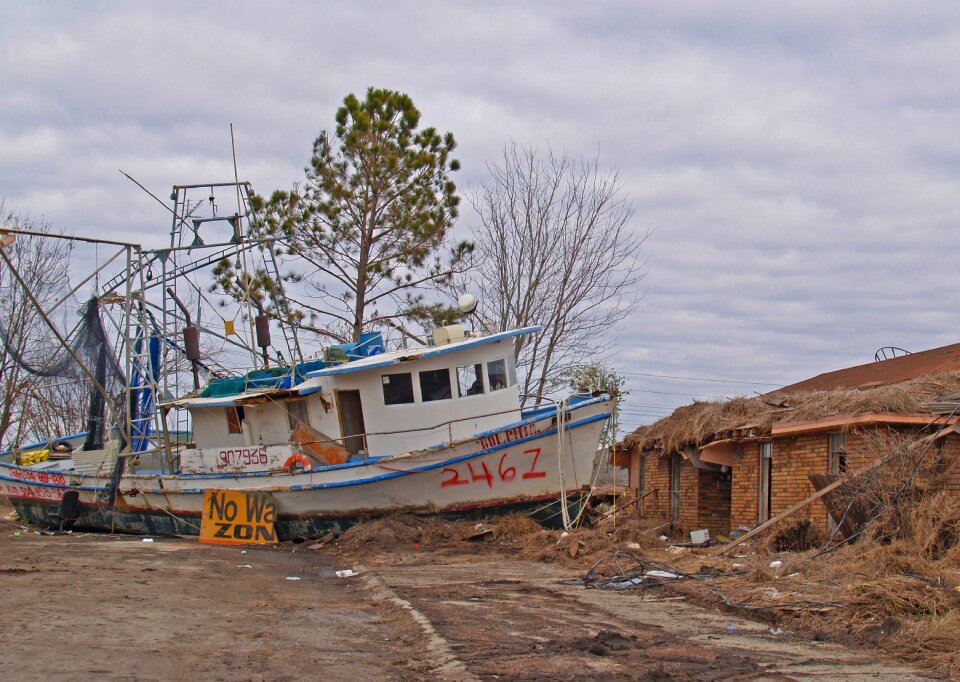 Calamity transportation system sea