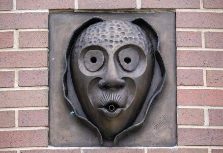 Wall brick