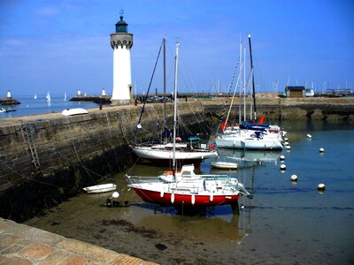 Travel side pier