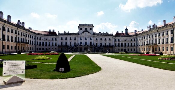 At the age of imperial tourism