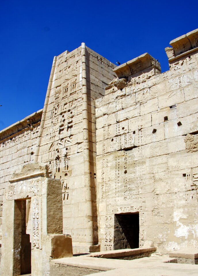 Temple medinet habu pylon