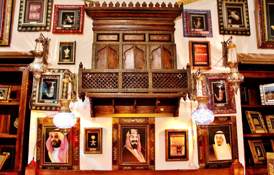 Art decoration house