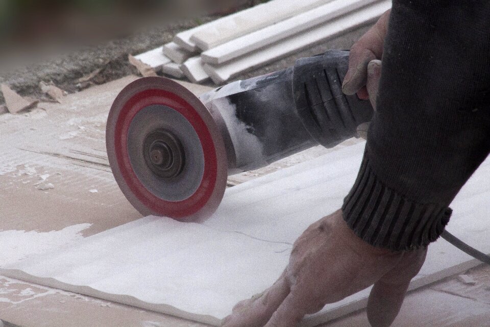 Fine dust ceramic tile ceramic plate