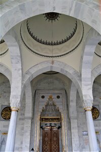 Cami masjid pine wood door photo