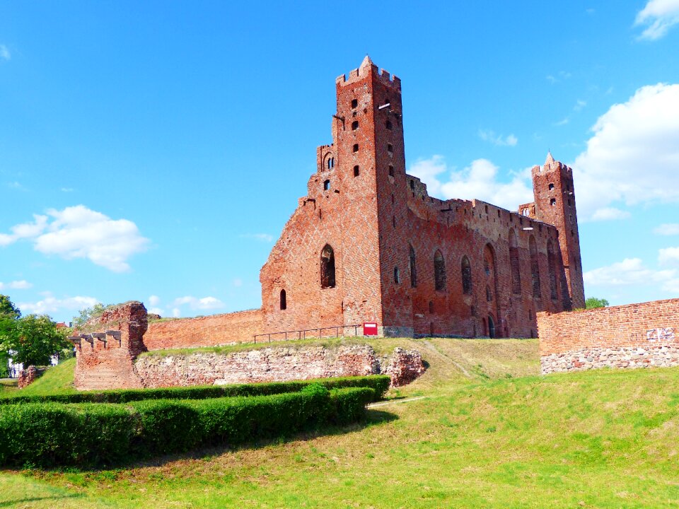 The palace travel castle