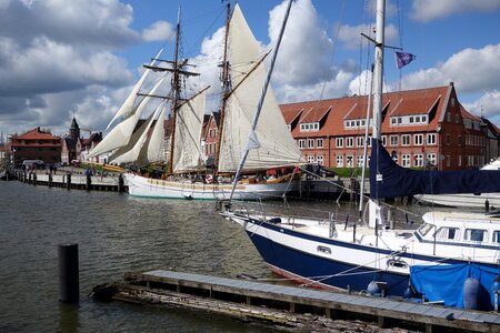 Sailing boat happiness city Free photos photo