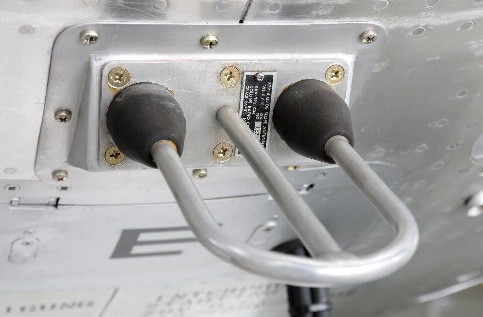 Landing aviation receiver