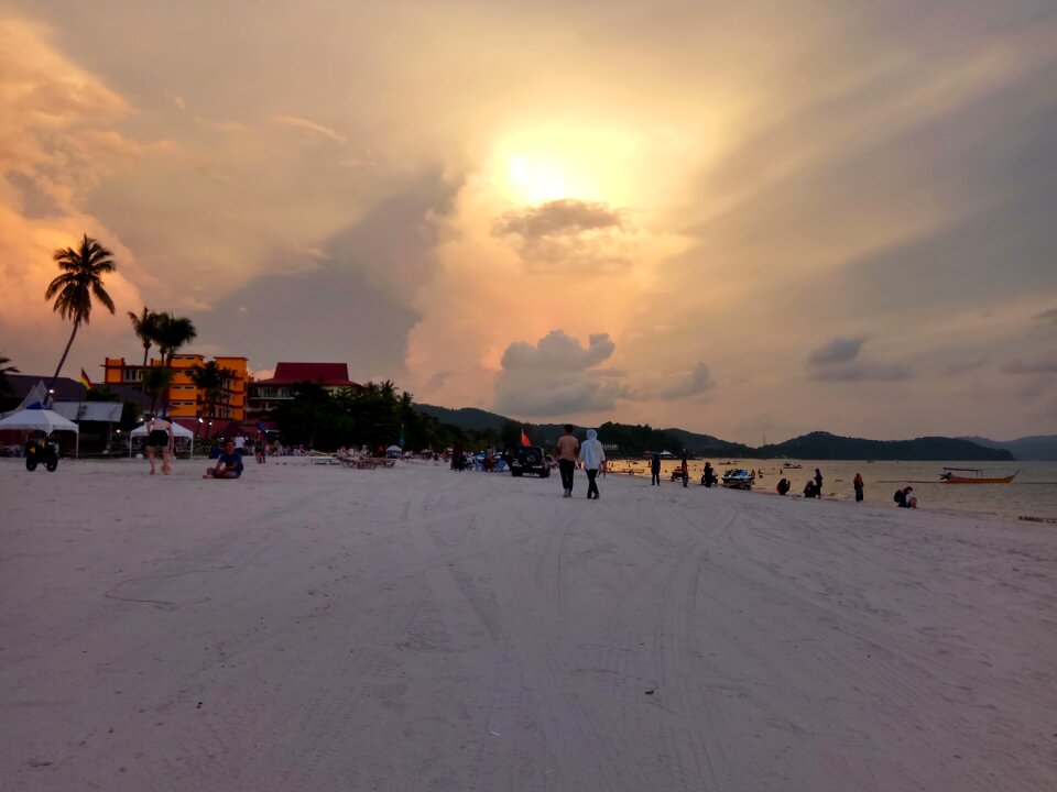 Seashore horizontal plane travel