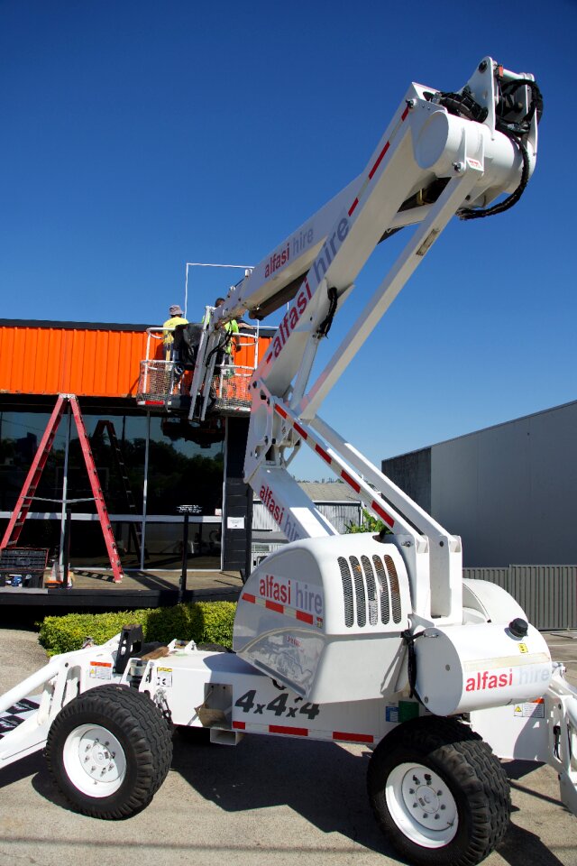 Tractor machinery crane