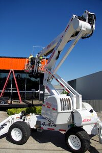 Tractor machinery crane